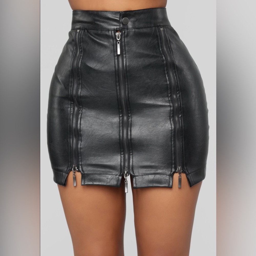 Brand New Never Worn- Fashion Nova- Still Not Over Him Skirt Color Black Size M